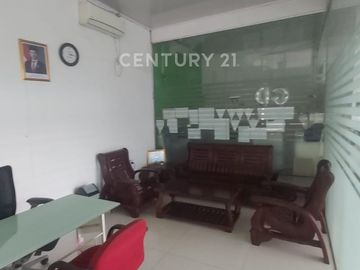 SHOWROOM MOBIL Lokasi Strategis Di Jl Jend Sudirman Kranji