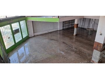 2 LOCALES Y DEPTOS EN PLANTA ALTA