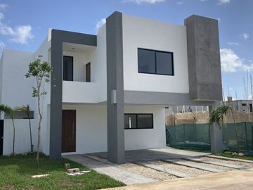 CASA EN VENTA EN MERIDA, EN PRIVADA CON AMENIDADES, UBICADA EN LA ZONA DE CONKAL