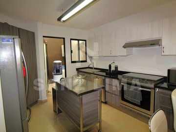 Casco Viejo: Amplia casa con 3 terrazas y gran jardín.