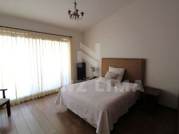 Casco Viejo: Amplia casa con 3 terrazas y gran jardín.