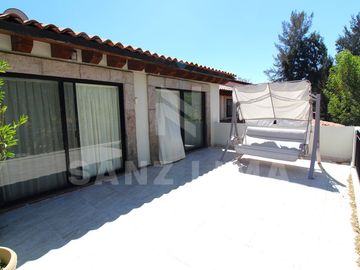 Casco Viejo: Amplia casa con 3 terrazas y gran jardín.