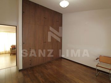 Casco Viejo: Amplia casa con 3 terrazas y gran jardín.