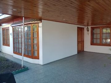 Amplia casa 5 dormit. Pob. La Marqueza