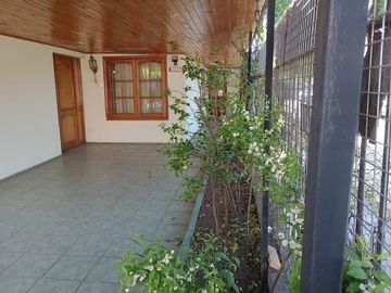 Amplia casa 5 dormit. Pob. La Marqueza