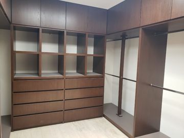 CASA EN VENTA CON RECÁMARA ABAJO EN PARQUE QUERÉTARO  LOMAS DE ANGELÓPOLIS