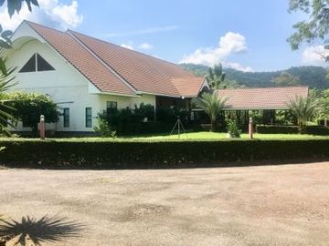 BEAUTIFUL RIVERSIDE LUXURY HOME AND TEAK PLANTATION WITH 140 METERS OF RIVERFRONT AND MOUNTAIN VIEWS!!!