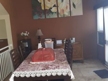 Rumah second 2 lantai murah dikawasan bintaro sektor 2 Jaksel