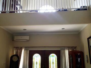Rumah second 2 lantai murah dikawasan bintaro sektor 2 Jaksel