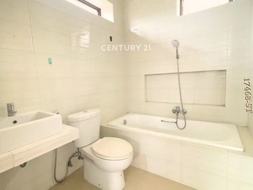 Dijual Rumah Posisi Hook Dalam Cluster Discovery Bintaro