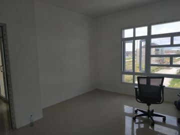 Gratis Canopy Rumah 2LT Mewah DP 5% di Buah Batu Soekarno Hatta Murah