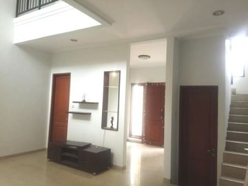 DIJUAL RUMAH SEMI FURNISH SIAP HUNI DI PURI MEDIA JAKARTA