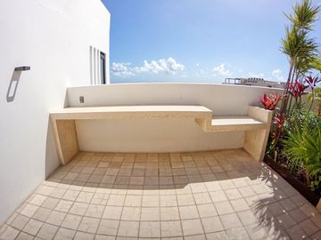 Departamento con vista al mar desde rooftop, Precio reducido