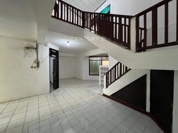 Di Jual Rumah Strategis Lokasi Dekat GOR Stadion Candrabhaga