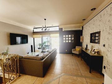 Casa en VENTA muy amplia Fracc TAMPIQUERA BOCA DEL RIO