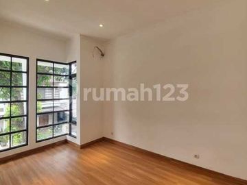 Rumah Modern 2 Lantai Emerald Residence 2 di Bintaro Tangsel