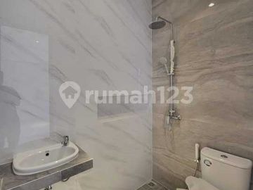Rumah Modern 2 Lantai Emerald Residence 2 di Bintaro Tangsel