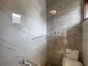 Rumah Modern 2 Lantai Emerald Residence 2 di Bintaro Tangsel