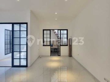 Rumah Modern 2 Lantai Emerald Residence 2 di Bintaro Tangsel