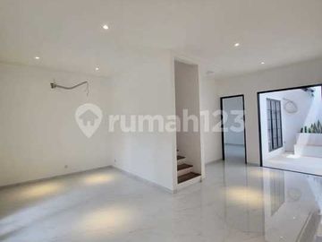 Rumah Modern 2 Lantai Emerald Residence 2 di Bintaro Tangsel