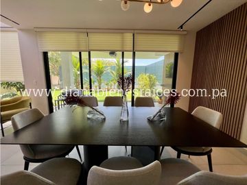 Se vende casa en Panamá Pacifico