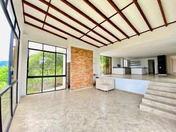 casa en venta en alfaguara. Cod V151