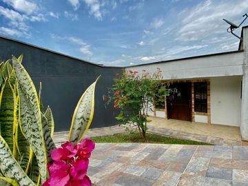 casa en venta en alfaguara. Cod V151