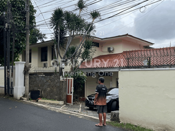 Bangunan 2 Lantai Hook Untuk Rumah Tinggal Atau Kantor Di Kemang