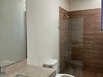 CASA EN VENTA MERIDA, ZONA NORTE, CERCA DE CARRETERA PROGRESO