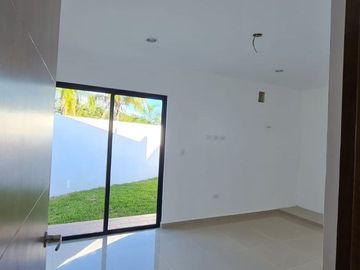 Casa de una planta con alberca en Privada Kanan en Conkal