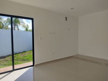 Casa de una planta con alberca en Privada Kanan en Conkal
