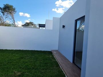 Casa de una planta con alberca en Privada Kanan en Conkal