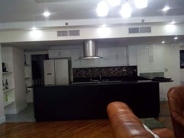 2BR Condo For Rent/Lease 2 Bedrooms in Hidalgo Place Rockwell Makati City