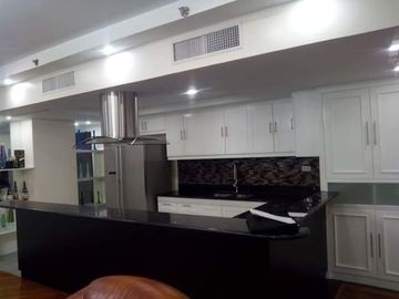2BR Condo For Rent/Lease 2 Bedrooms in Hidalgo Place Rockwell Makati City