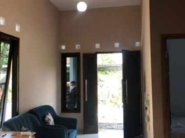RUMAH TERCANTIK SIAP HUNI POSISI HOOK DI KAWASAN RAMAI KALASAN