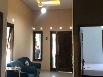 RUMAH TERCANTIK SIAP HUNI POSISI HOOK DI KAWASAN RAMAI KALASAN
