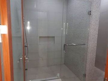 Rumah Furnished Dijual Rungkut KT