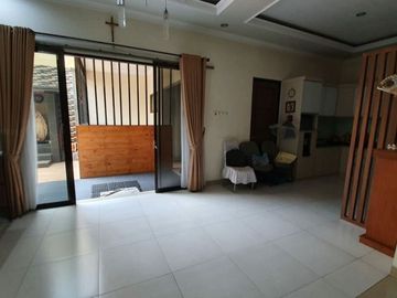 Rumah Nyaman di Cluster Aralia Harapan Indah Bekasi