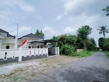 Rumah Utara Jl. Besi Jangkang, 2 Unit Siap Huni