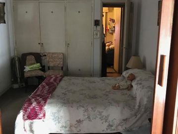 NUEVO VALOR - CASA AL FRENTE EN PLANTA BAJA CON GARAGE Y PATIo