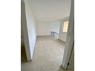 SE VENDE CASA DENTRO DE RESIDENCIAL EN BRISAS DEL GOLF $250,000
