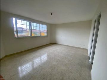 SE VENDE CASA DENTRO DE RESIDENCIAL EN BRISAS DEL GOLF $250,000