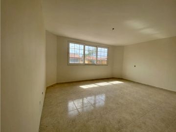 SE VENDE CASA DENTRO DE RESIDENCIAL EN BRISAS DEL GOLF $250,000