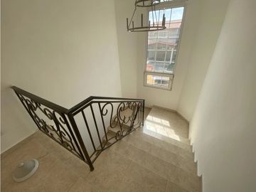 SE VENDE CASA DENTRO DE RESIDENCIAL EN BRISAS DEL GOLF $250,000