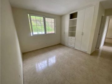 SE VENDE CASA DENTRO DE RESIDENCIAL EN BRISAS DEL GOLF $250,000