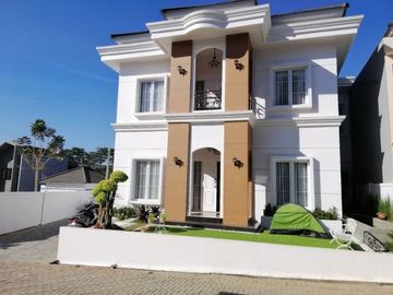 Rumah Mewah di Lembang Bandung dekat Univ. Maranatha Cash 4,25 M