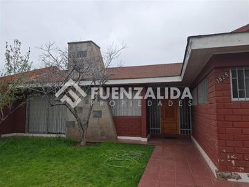 Casa en venta de 4 dorm. en La Serena