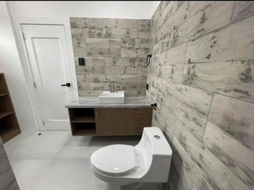 VENTA DE CASA DE ESTRENO EN PUNTA ESMERALDA