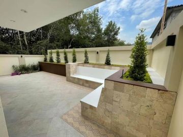 VENTA DE CASA DE ESTRENO EN PUNTA ESMERALDA