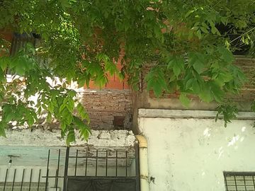 Vendo casa amplia más un Depto. en Merlo